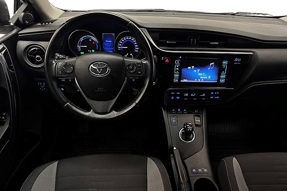 Toyota Auris 18 of 29
