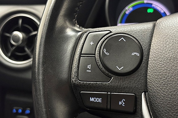 Toyota Auris 19 of 29
