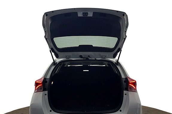 Toyota Auris 29 of 29