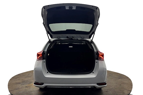 Toyota Auris 8 of 29