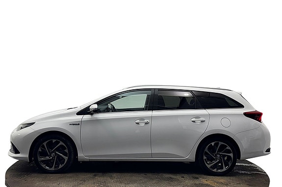 Toyota Auris 10 of 29