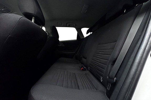 Toyota Auris 15 of 29