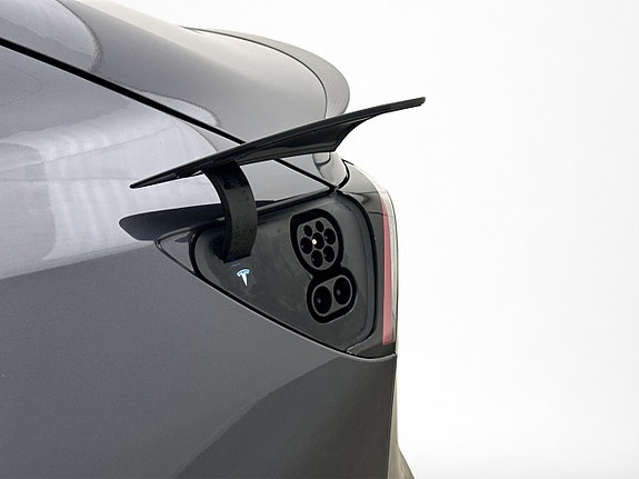 Tesla Model 3 21 of 30