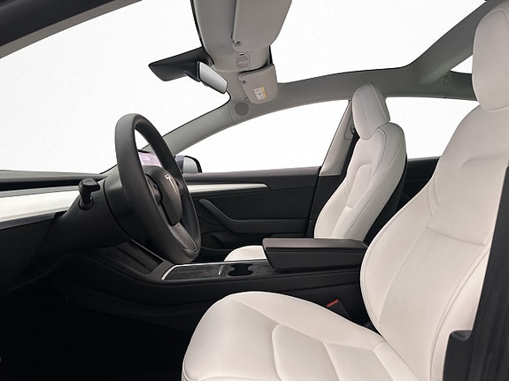 Tesla Model 3 13 of 30