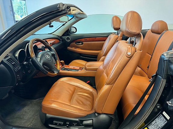 Lexus SC430 16 of 30