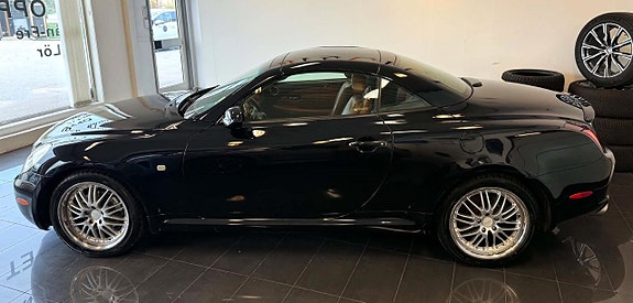 Lexus SC430 10 of 30