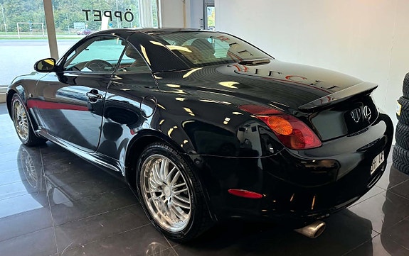 Lexus SC430 12 of 30