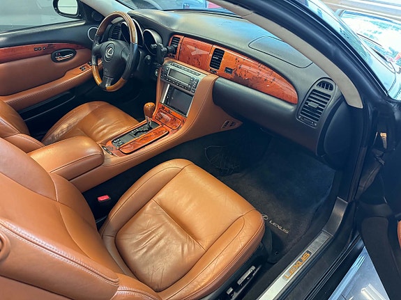 Lexus SC430 14 of 30