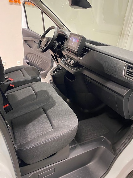 Renault Trafic 10 of 14