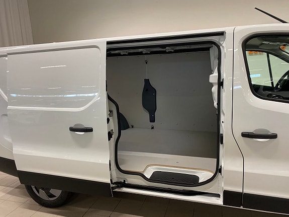 Renault Trafic 6 of 14