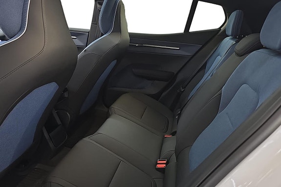 Volvo EX30 13 of 23