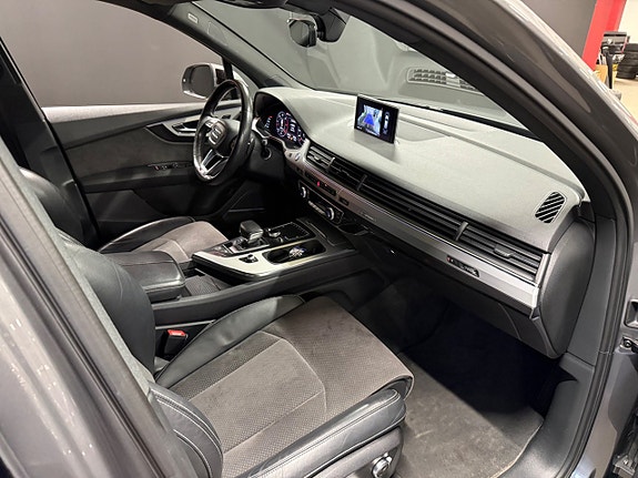 Audi Q7 16 of 24