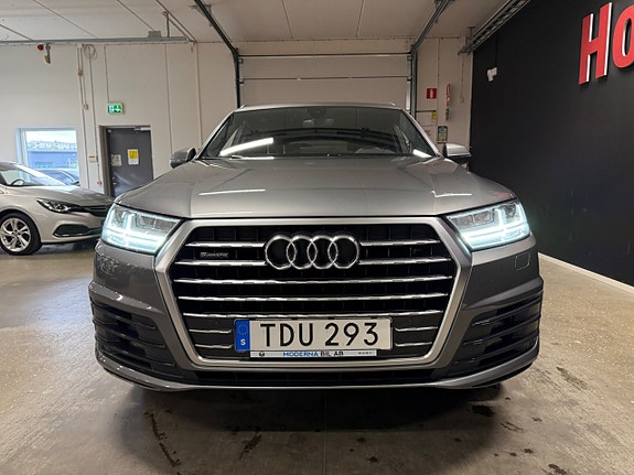 Audi Q7 9 of 24