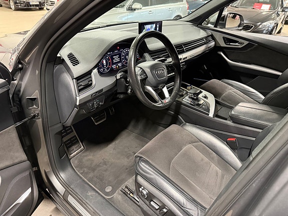 Audi Q7 13 of 24