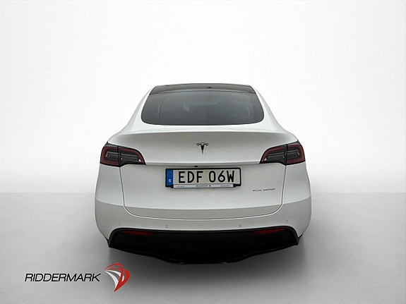 Tesla Model Y 8 of 30