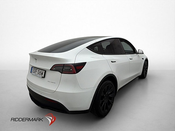 Tesla Model Y 9 of 30