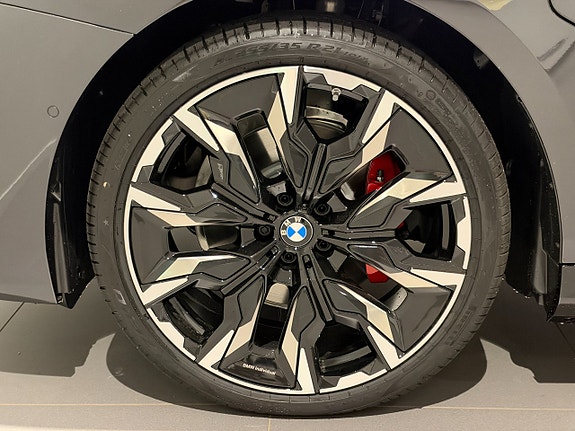 BMW 530e 5 of 21
