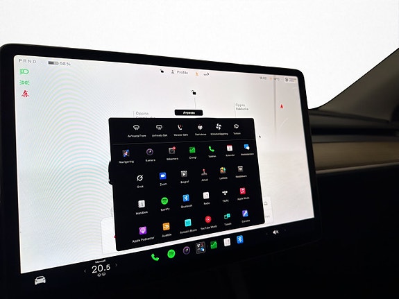 Tesla Model Y 28 of 30