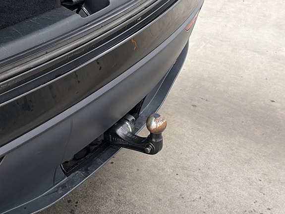 Tesla Model Y 17 of 30