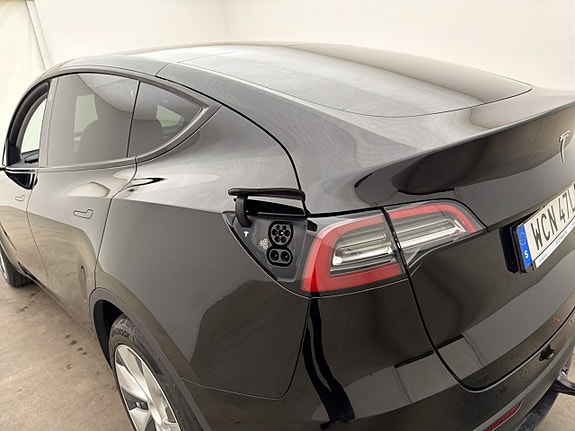 Tesla Model Y 19 of 30