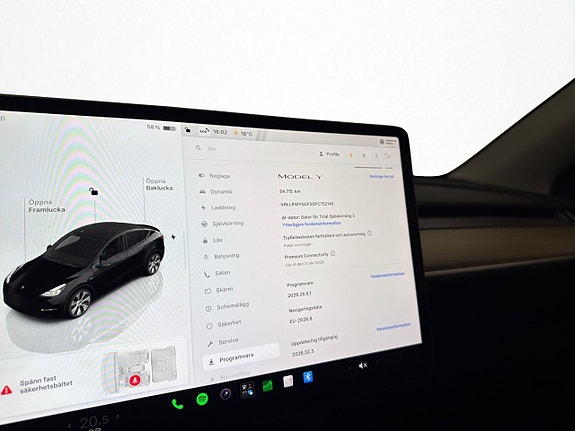 Tesla Model Y 24 of 30