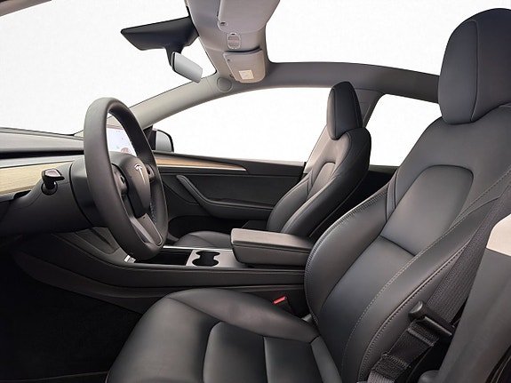 Tesla Model Y 13 of 30