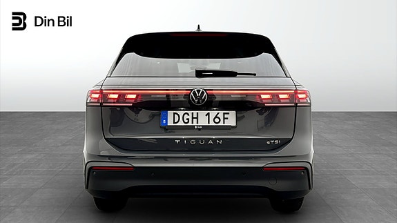 Volkswagen Tiguan 5 of 19
