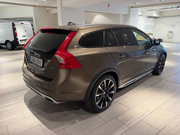 Volvo V60 Cross Country 21 of 22