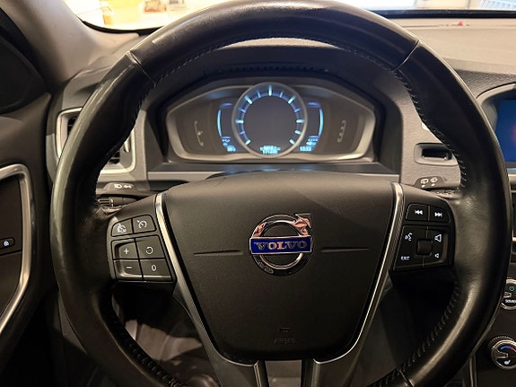 Volvo V60 Cross Country 7 of 22