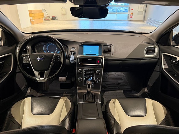 Volvo V60 Cross Country 9 of 22