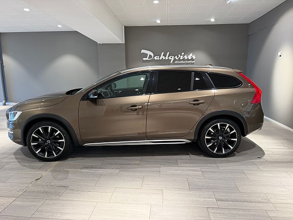 Volvo V60 Cross Country 4 of 22