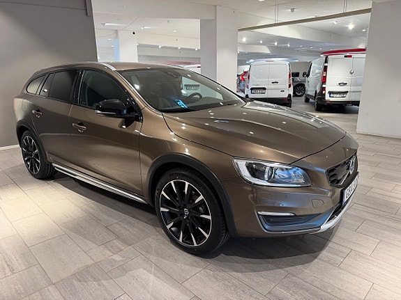 Volvo V60 Cross Country 5 of 22