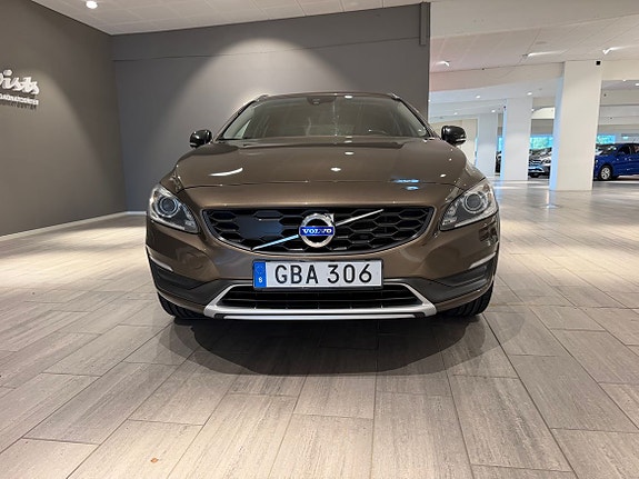 Volvo V60 Cross Country 6 of 22
