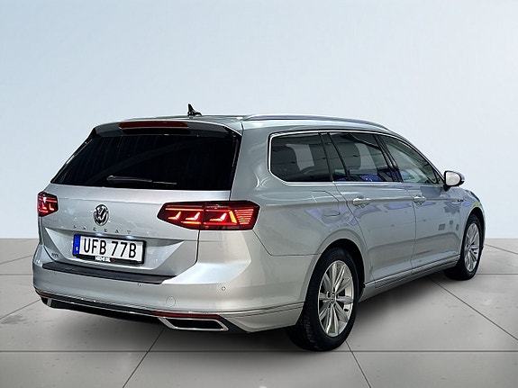 Volkswagen Passat 6 of 21