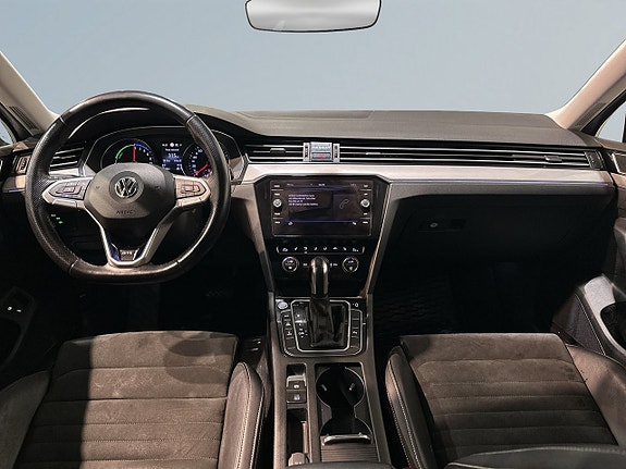 Volkswagen Passat 8 of 21