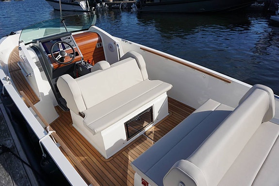 Cormate SUPER UTILITY 6.2L V8 Bravo 1 8 of 11