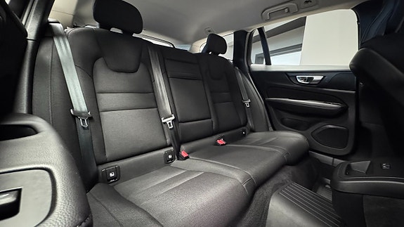 Volvo V60 Cross Country 10 of 21