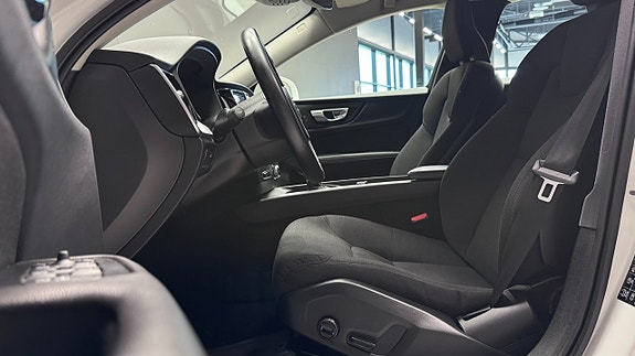 Volvo V60 Cross Country 8 of 21