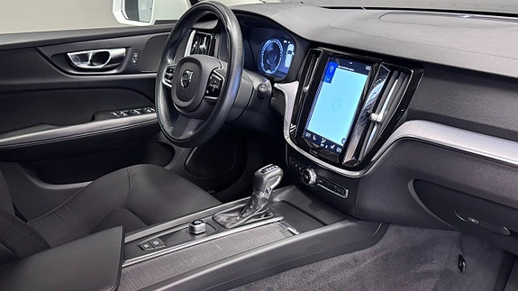 Volvo V60 Cross Country 7 of 21