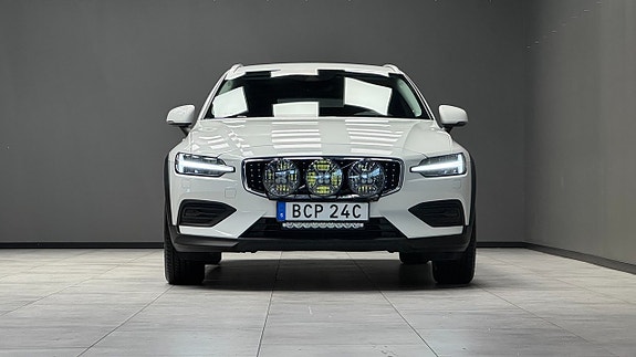 Volvo V60 Cross Country 21 of 21