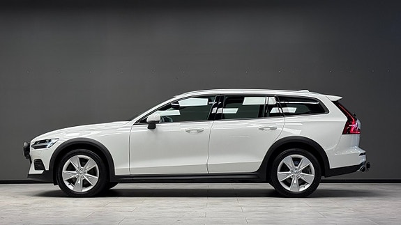Volvo V60 Cross Country 4 of 21