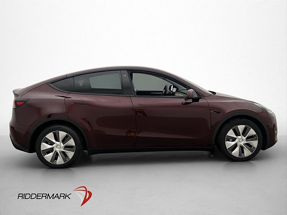 Tesla Model Y 10 of 30