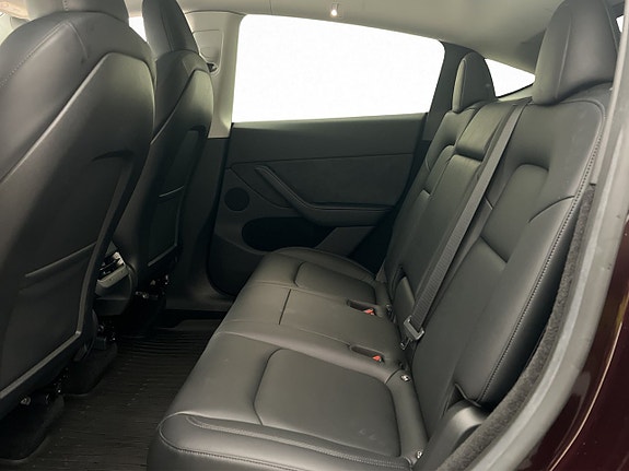 Tesla Model Y 17 of 30