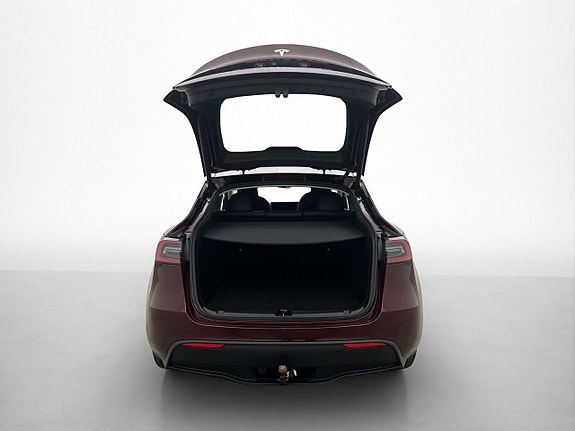 Tesla Model Y 21 of 30