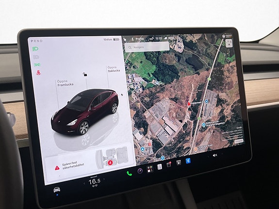 Tesla Model Y 27 of 30