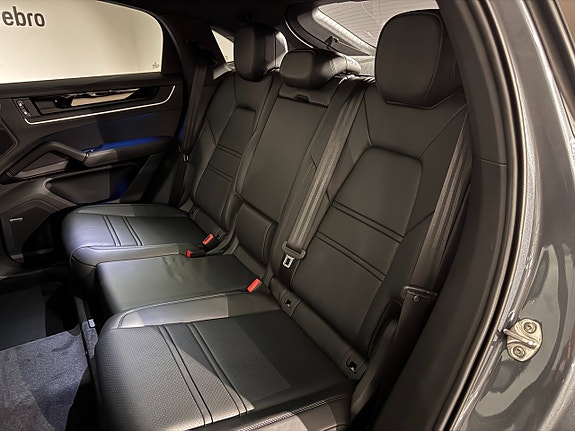 Porsche Cayenne 14 of 14