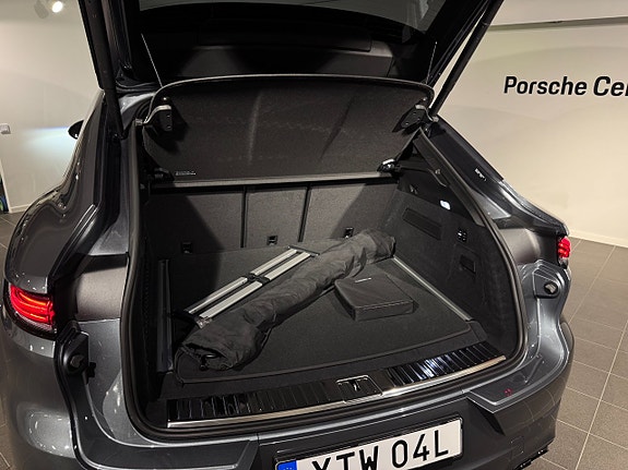 Porsche Cayenne 7 of 14