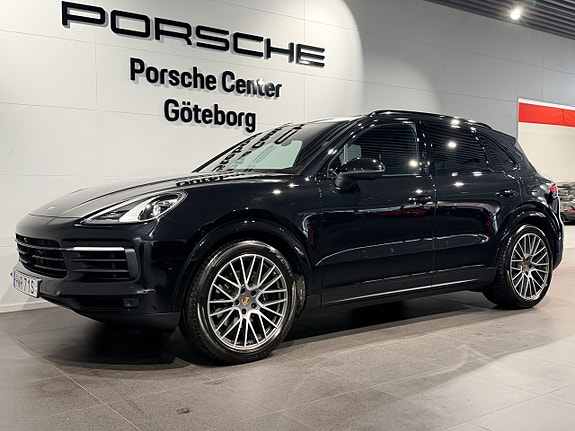 Porsche Cayenne 8 of 26