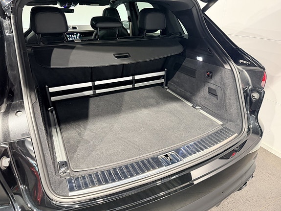 Porsche Cayenne 24 of 26