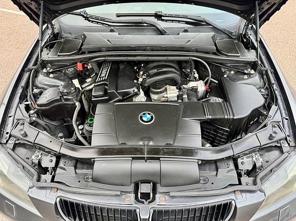 BMW 318i 9 of 20